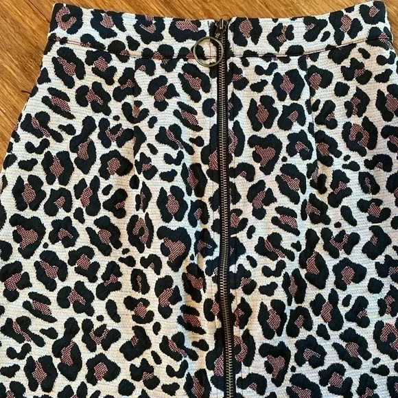 Maeve cheetah pencil skirt size xs- full zip back polyester cotton blend - Picture 4 of 6